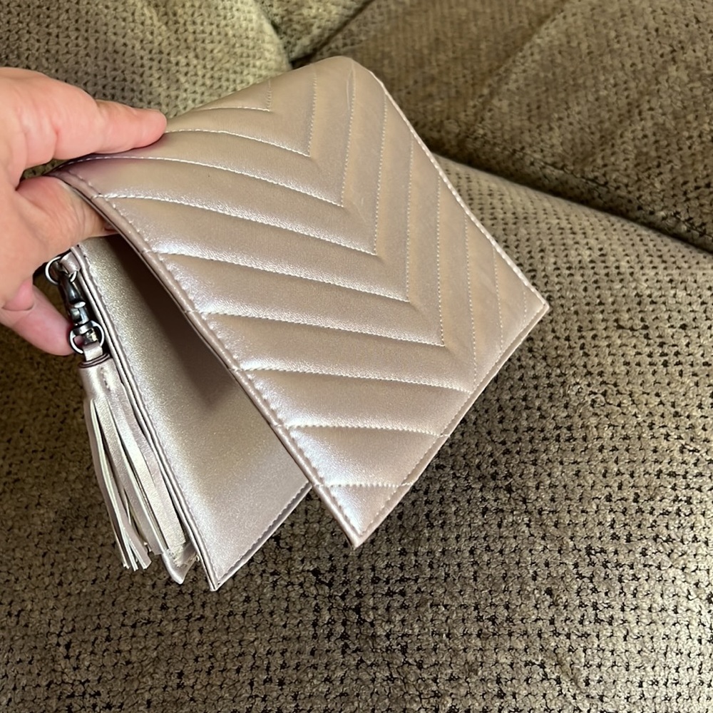 Purse - Picture 2 of 3